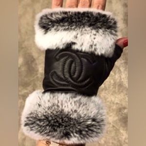 SOLD-CHANEL Leather Fingerless Gloves